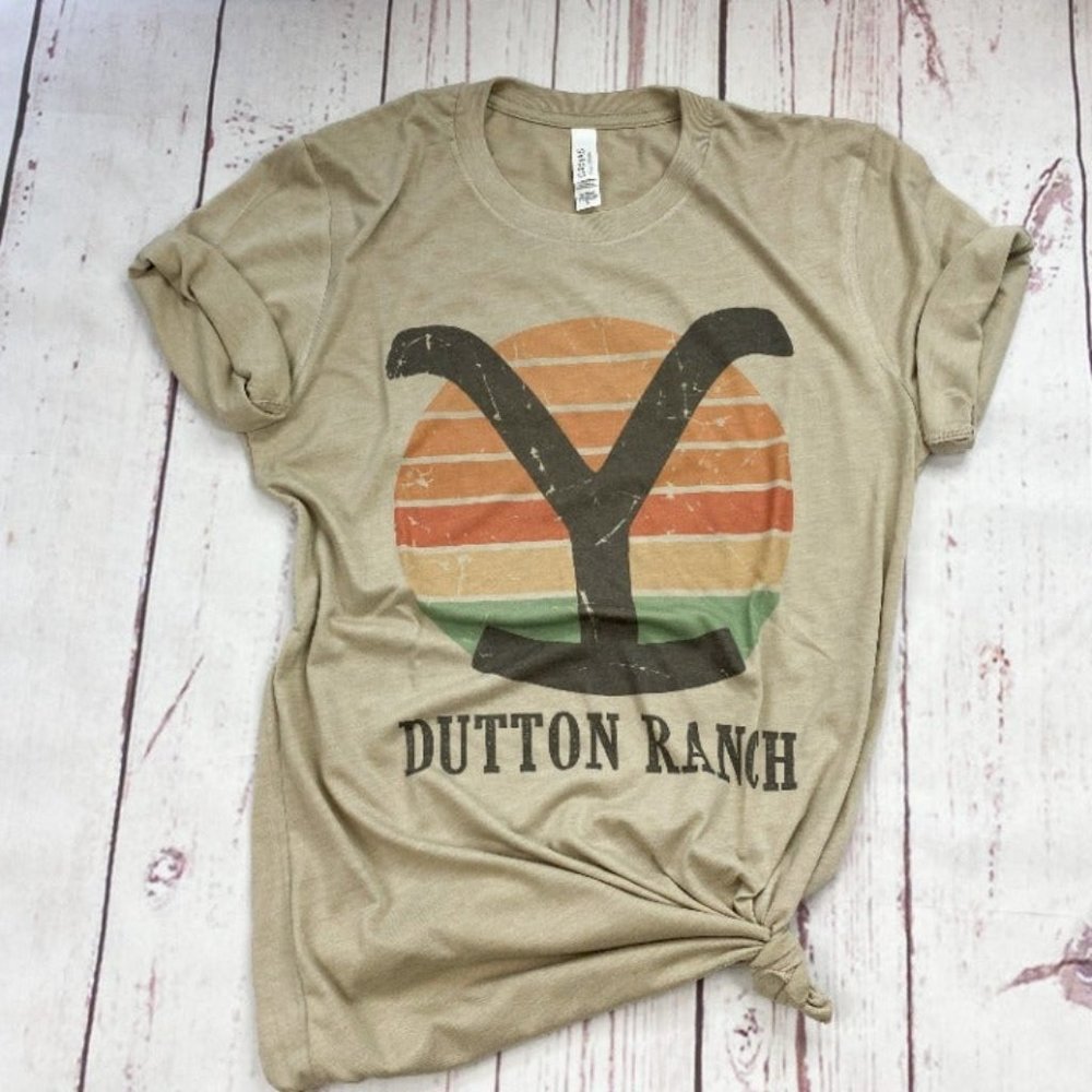 Yellowstone Dutton Ranch Retro Sunset T-Shirt Striped Sunset +‎ BONUS Sticker